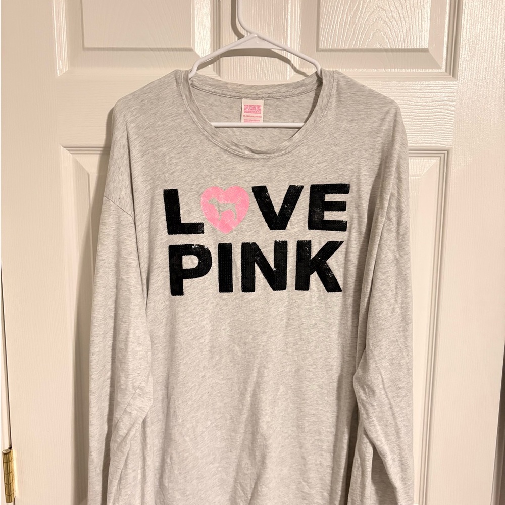 PINK Victoria's Secret Light Gray Long Sleeve Tee with Pink Heart